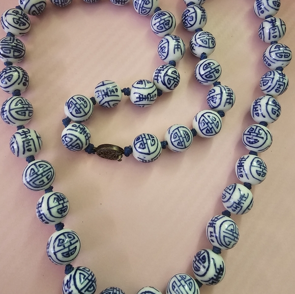 Vintage Chinese Hand Painted Ceramic Beaded Necklace - Picture 3 of 4